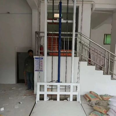 জরুরী স্টপ মালবাহী প্ল্যাটফর্ম লিফট কাস্টমাইজড ছোট মালবাহী লিফট